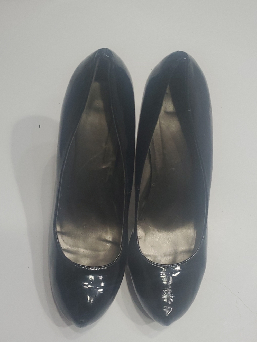 Black Patent Pointed-Toe Women's Pumps